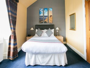 Deluxe Double Room, 1 Double Bed | Individually decorated, desk, free WiFi, bed sheets - The Fox And Willow (Ayr)