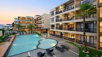 Vista frontal de la propiedad