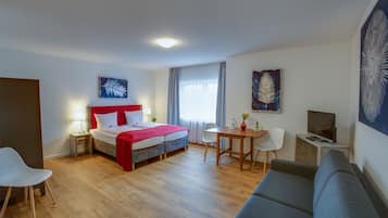 Safe på rommet, individuelt dekorert, individuelt innredet og skrivebord