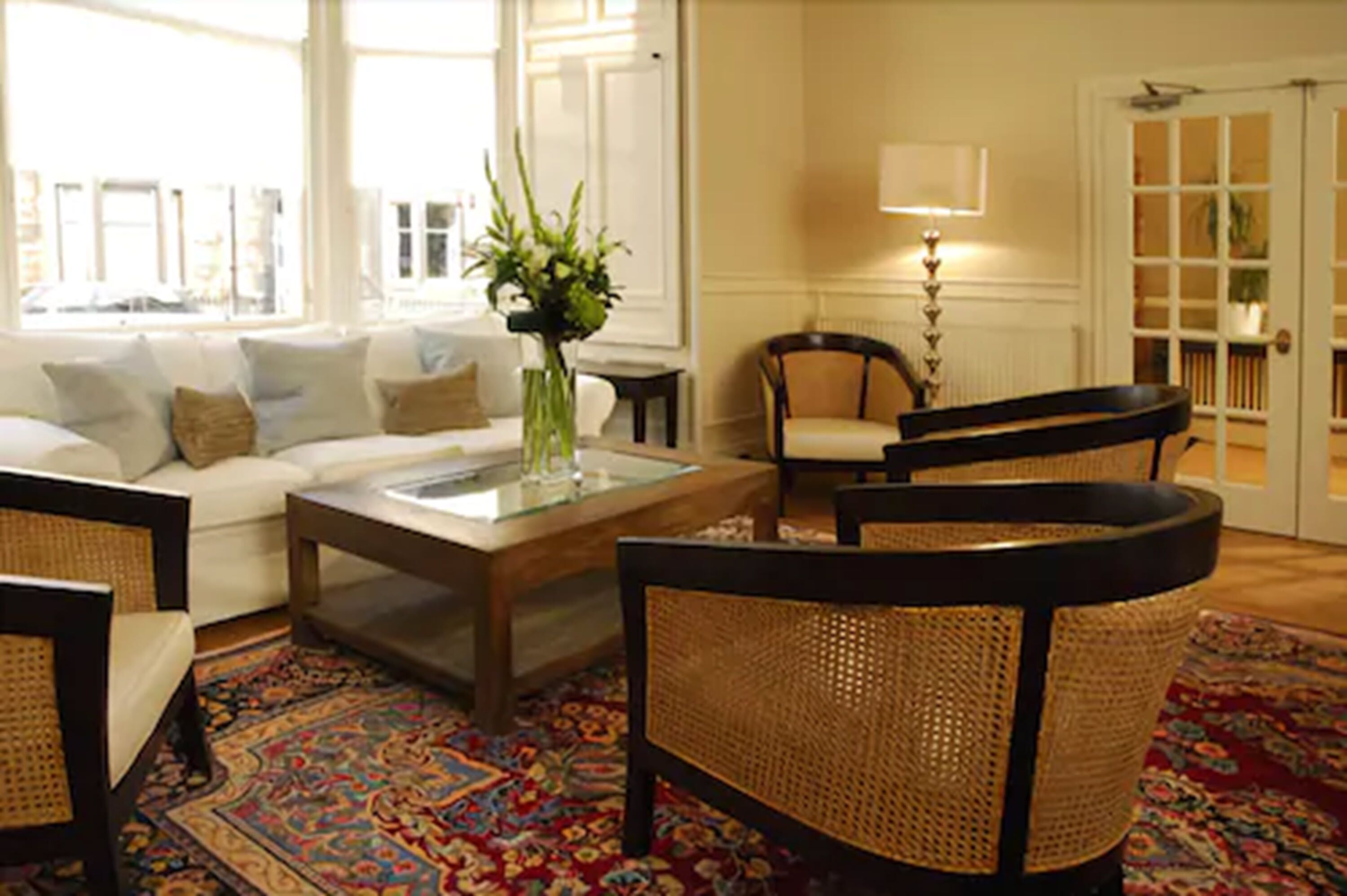 스위트 | 거실 공간 | LED TV