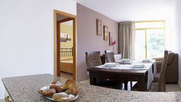 Blackout drapes, bed sheets