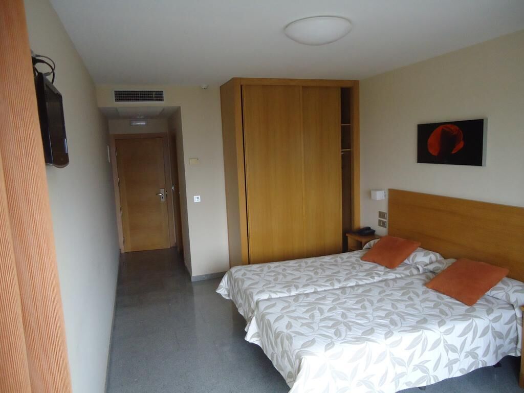 Minibar, in-room safe, desk