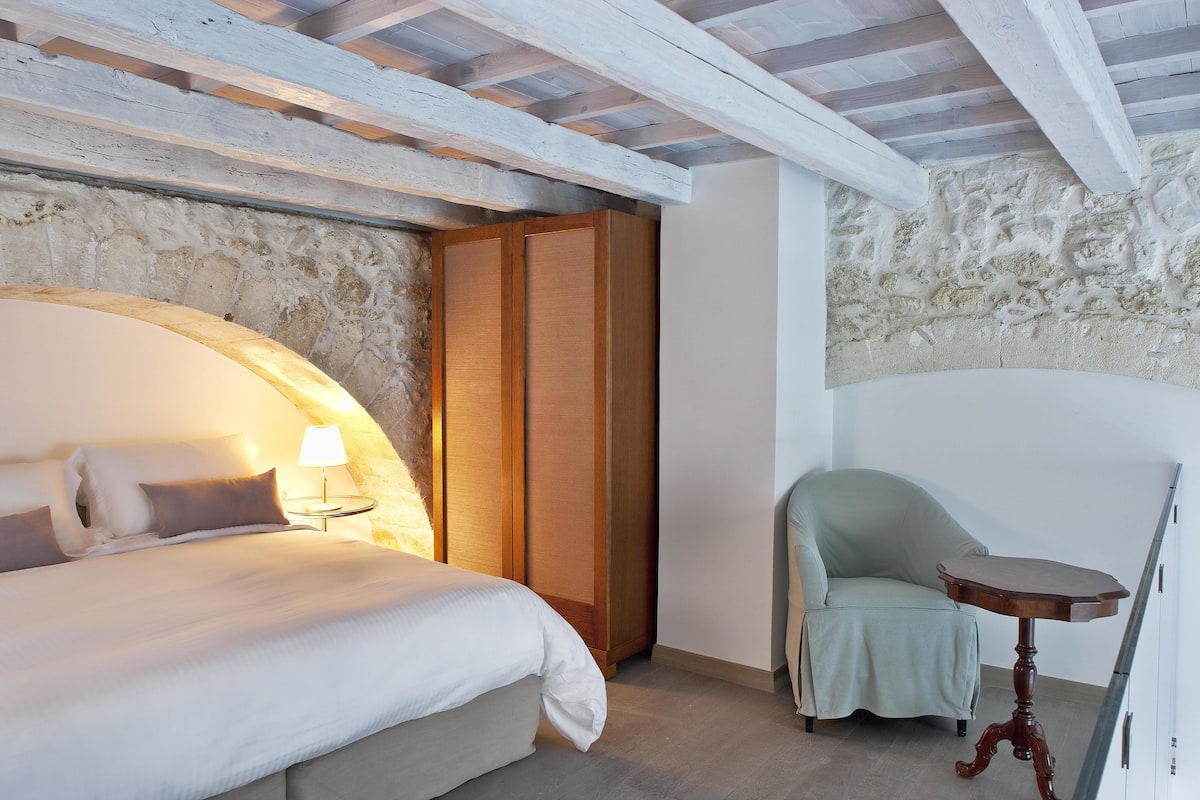 Suite, Pool View (Estate) | 1 bedroom, minibar, in-room safe, individually decorated