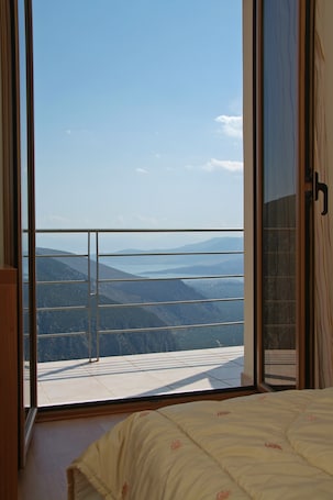 Balcone. Tholos
