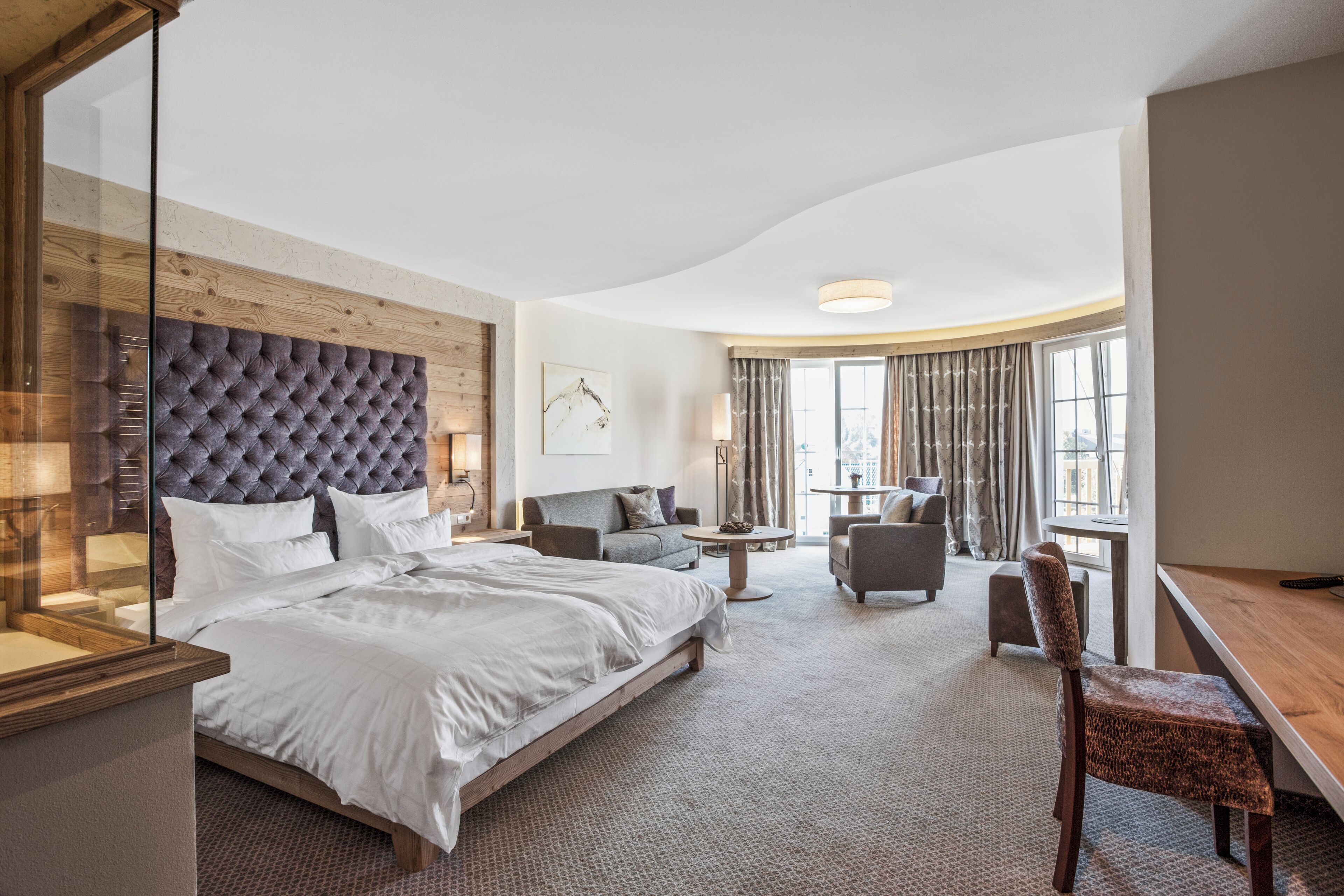 Junior Suite, Balcony, Annex Building (Deluxe) | Premium bedding, in-room safe, desk, laptop workspace