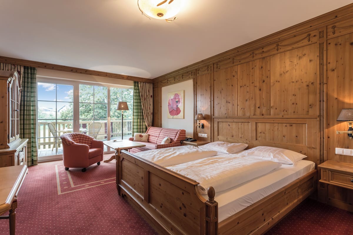 Comfort Room Country Style with Balcony