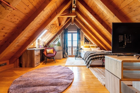 Chalet Kitzbuehel - Grand Lodge | 1 bedroom, premium bedding, in-room safe, desk
