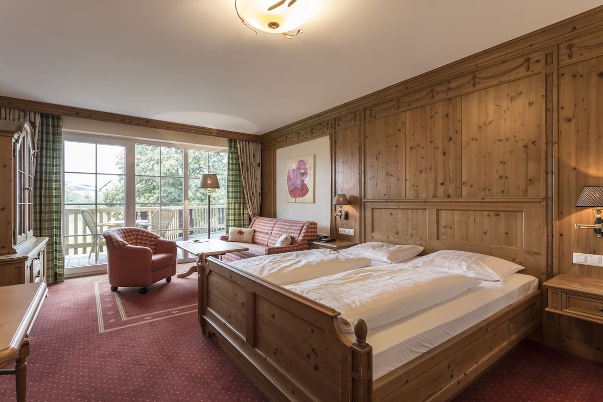 1 slaapkamer, luxe beddengoed, een kluis op de kamer, een bureau