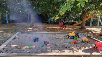 Außen-Kinderspielplatz
