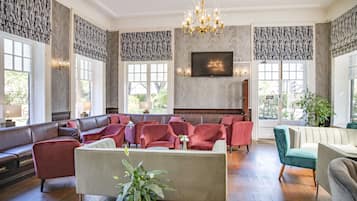 Bar lounge