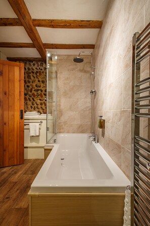 Habitación doble, baño en la habitación | Baño