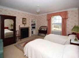 Twin Room, Ensuite (Tweed)