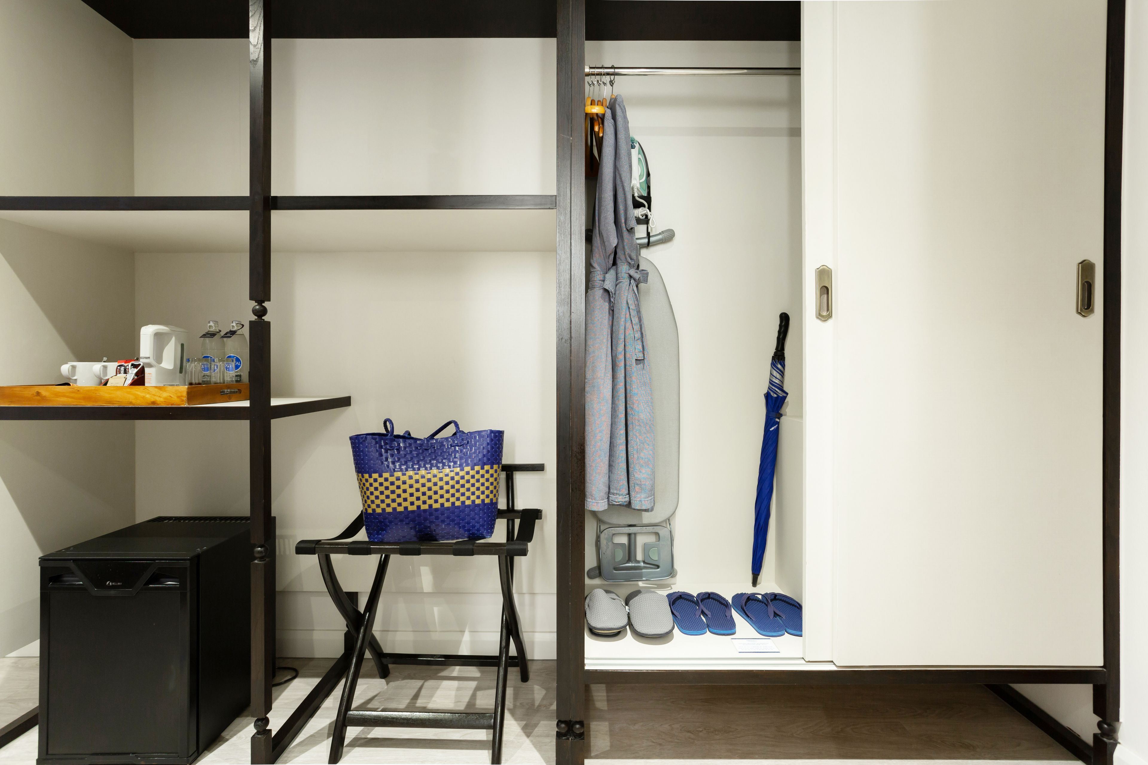 premier room | minibar, in-room safe, blackout curtains, iron/ironing board