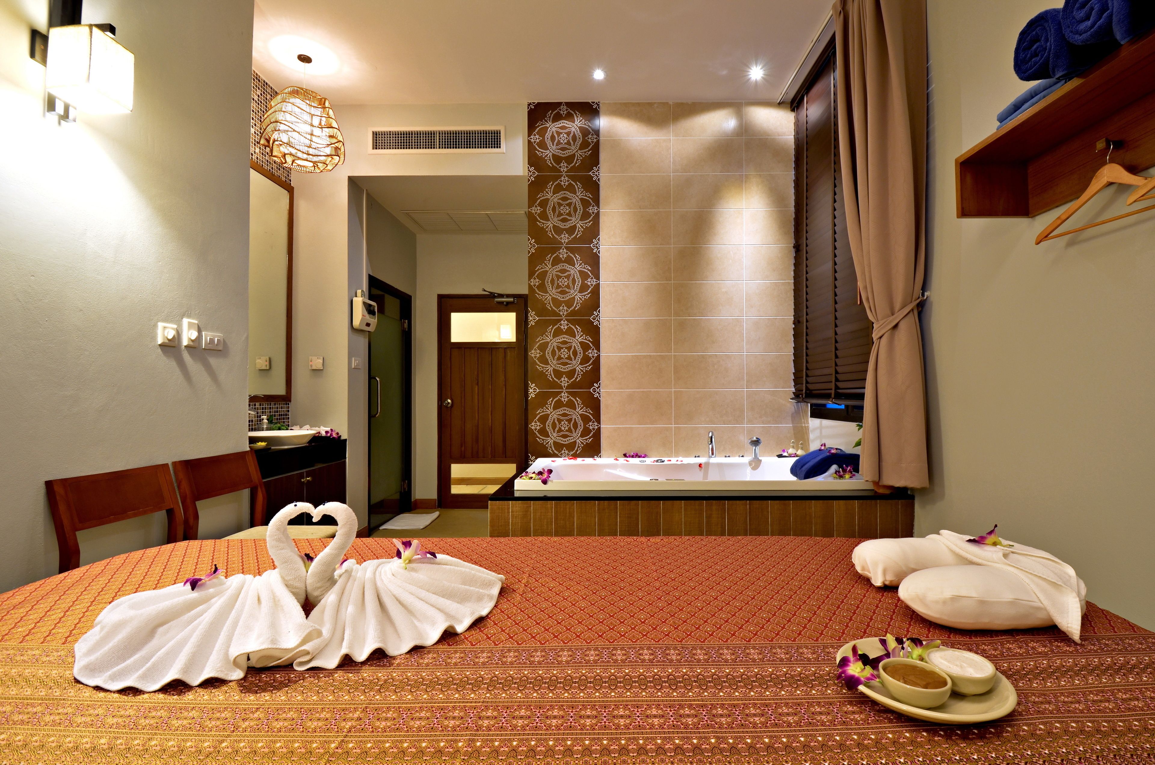 couples treatment room(s), body treatments, aromatherapy, thai massages