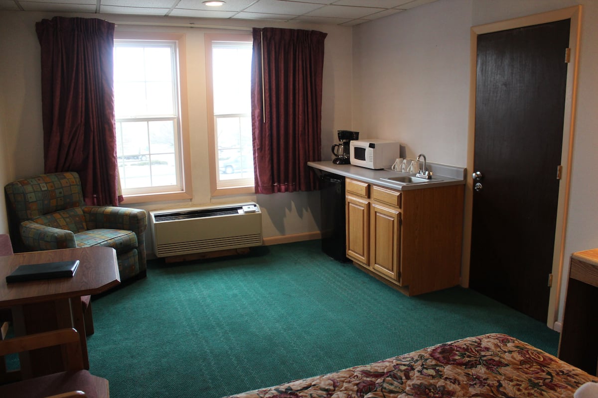 Kitchenette Room | Private kitchenette