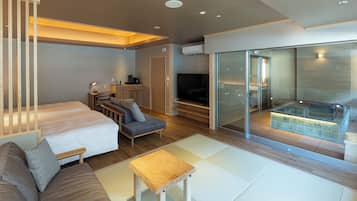 TOP Floor Japanese Western Style Room with Open Air Bath -MIYABI-, Non-Smoking, 64sqm | Down comforters, in-room safe, free WiFi, bed sheets