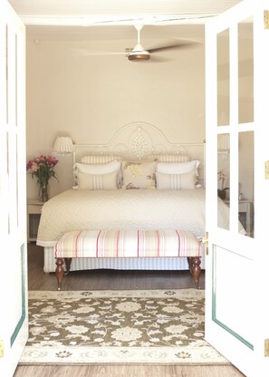 Suite (Orchid 3)