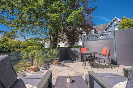 Suite, Ensuite, Garden View | Terrace/patio