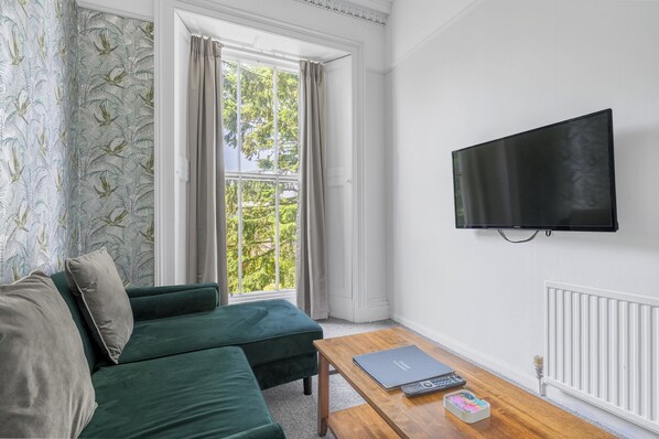 Suite, Ensuite, Garden View | 1 bedroom, hypo-allergenic bedding, minibar, blackout drapes