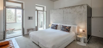 Suite Luxo AT | 2 bedrooms, premium bedding, minibar, in-room safe