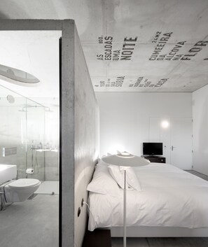 Suite Luxo AT | 2 dormitorios, ropa de cama de alta calidad, minibar y caja fuerte