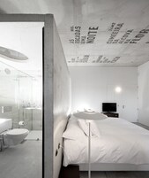 Suite Luxo AT | 2 多间卧室、高档床上用品、迷你吧、客房内保险箱