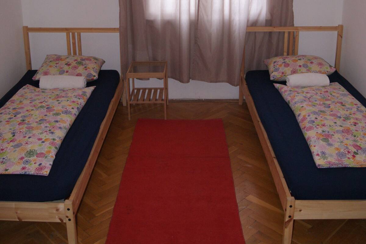 Apartment for 6 people, Kitchen | Individually decorated, individually furnished, blackout curtains