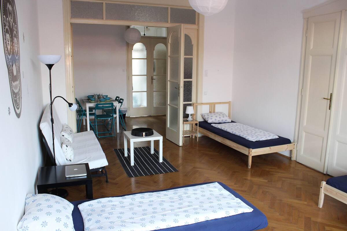 Three Bedroom Apartment for 10 people, Kitchen | Individually decorated, individually furnished, blackout curtains