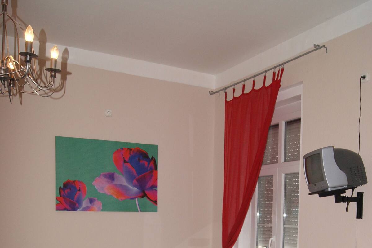 Apartment for 3 people, Kitchen | Individually decorated, individually furnished, blackout curtains