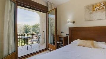 Down comforters, in-room safe, desk, laptop workspace