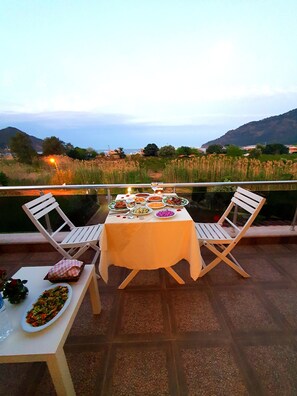 Deluxe Room | Desk, laptop workspace, soundproofing, free WiFi