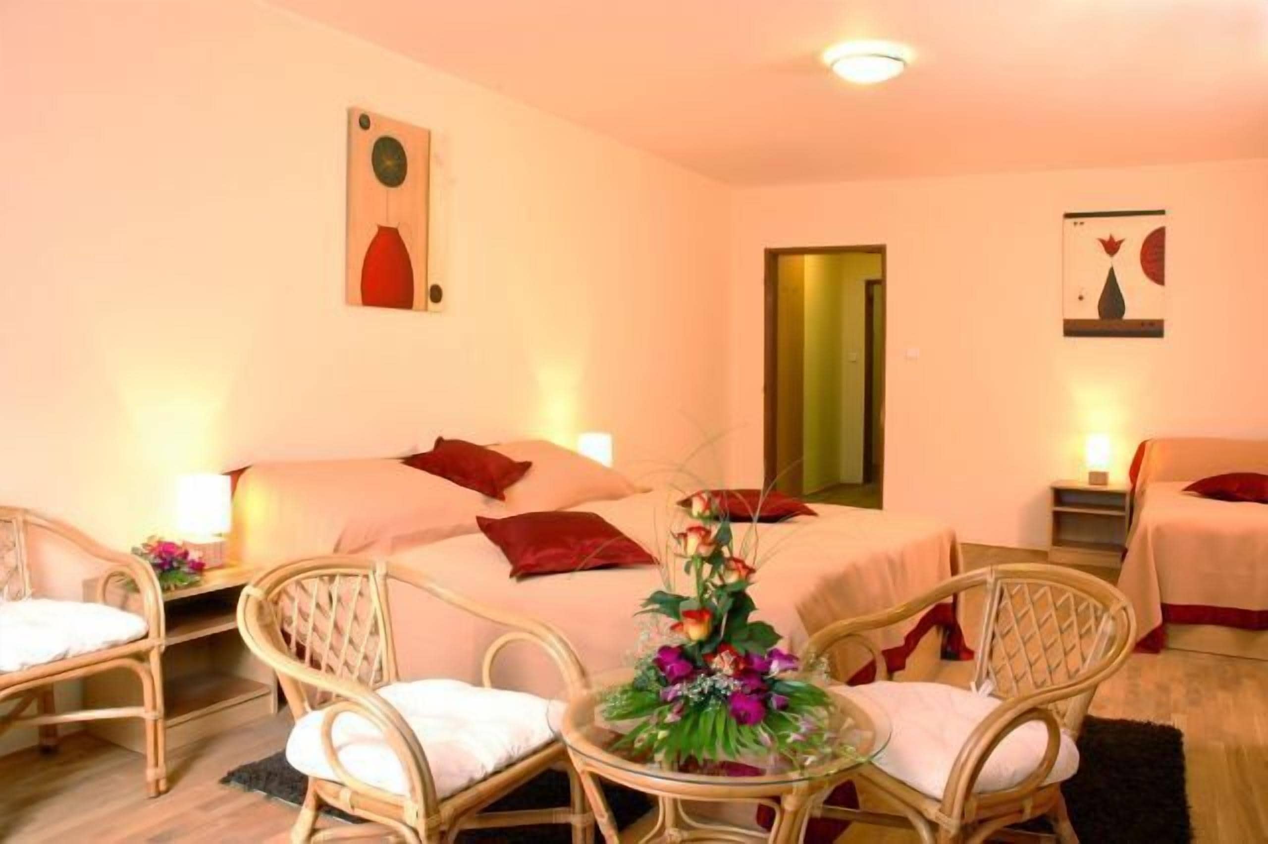 In-room safe, desk, soundproofing, iron/ironing board