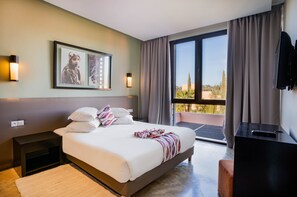 Vila luxo, 3 quartos, vista para o jardim | Roupas de cama premium, camas Select Comfort, cofres nos quartos