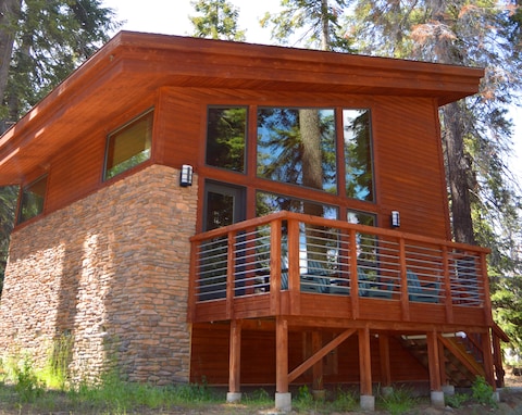 Forest cabin exterior at Montecito Sequoia Lodge
