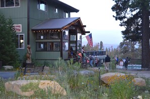 Front of property - Montecito Sequoia Lodge (Kings Canyon National Park)