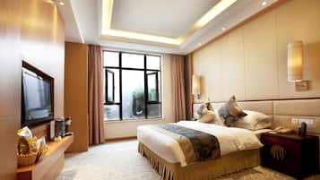 Hypo-allergenic bedding, pillow-top beds, minibar, in-room safe