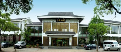 Ngoại thất