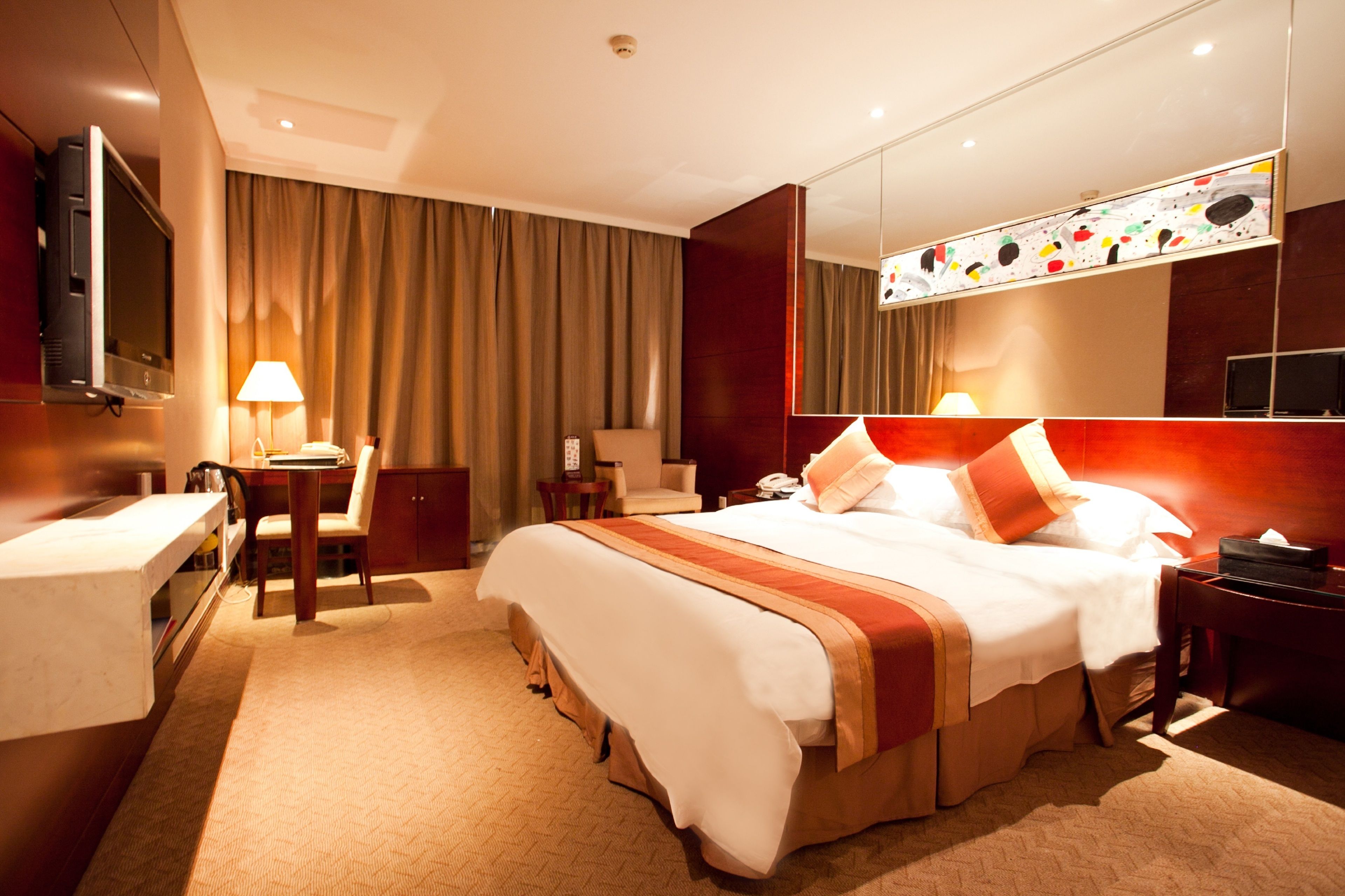 Deluxe Double Room | Hypo-allergenic bedding, pillowtop beds, minibar, in-room safe