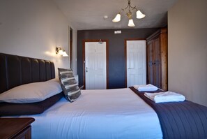 Premier Double Room, 1 Double Bed, Sea View | Desk, iron/ironing board, free WiFi, bed sheets