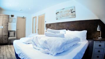 Room 4 (Not Dog Friendly Room) | Individually furnished, desk, iron/ironing board, bed sheets