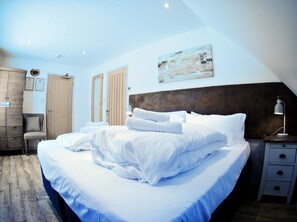 Room 4 (Not Dog Friendly Room)