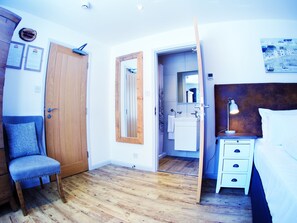 Room 4 (Not Dog Friendly Room) | Bathroom