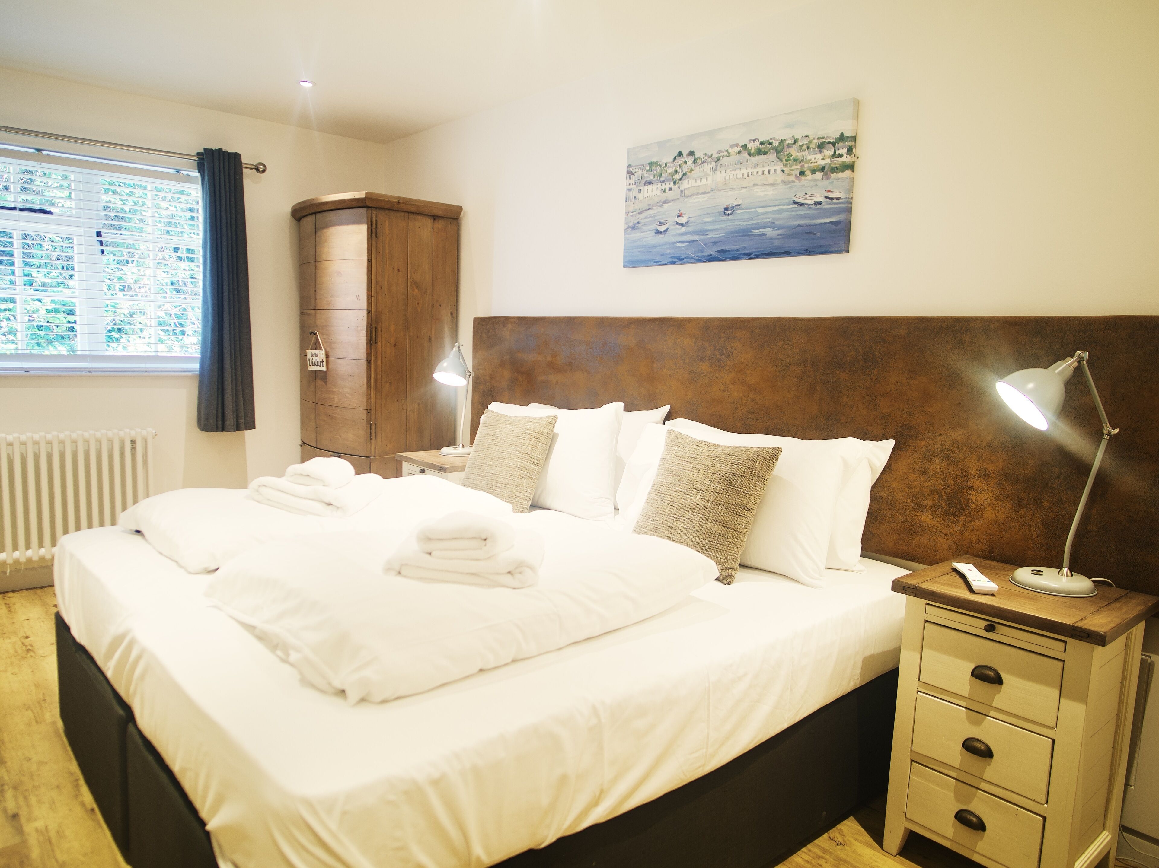 Individually furnished, desk, iron/ironing board, bed sheets