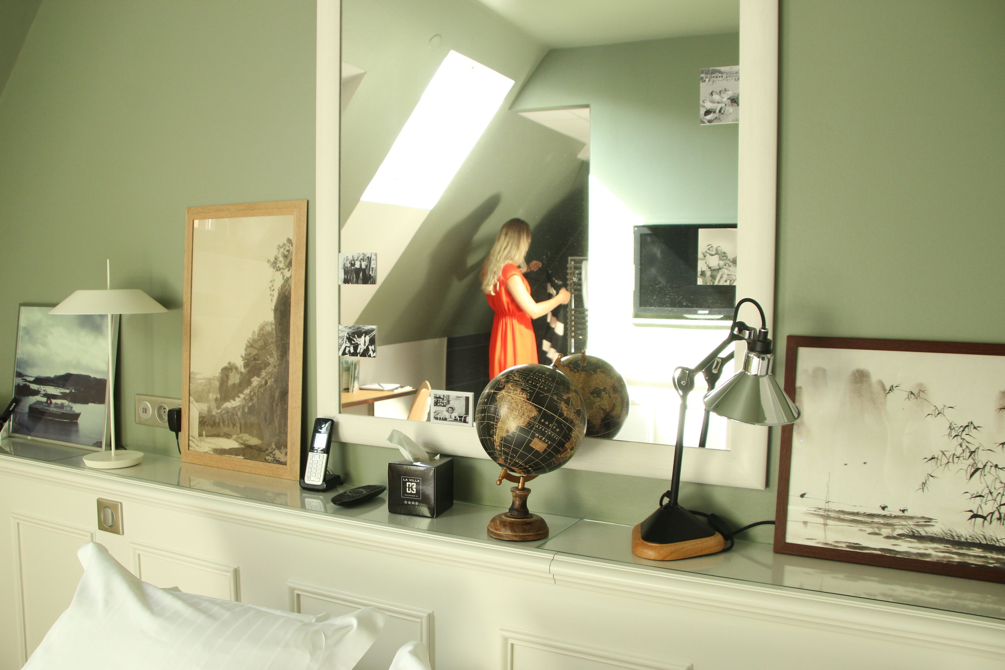 business room | hypo-allergenic bedding, in-room safe, individually decorated