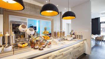 Breakfast, lunch, dinner served; French cuisine