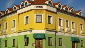 Property entrance - Hotel Brilliant (Prague)