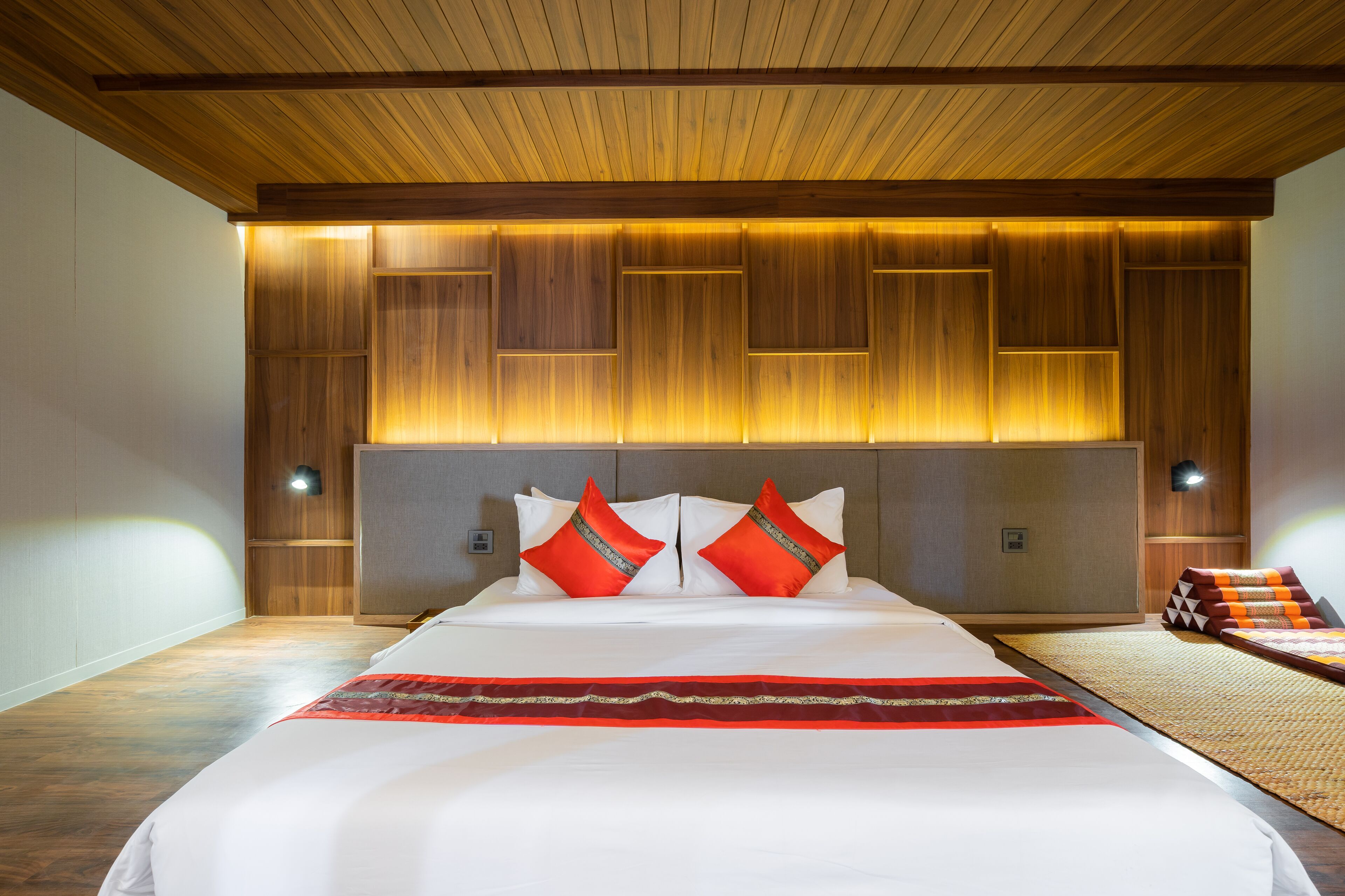 deluxe room, 1 king bed, balcony | in-room safe, desk, blackout curtains, rollaway beds