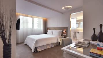Business Double Room, 1 Double Bed | Pillowtop beds, in-room safe, individually decorated