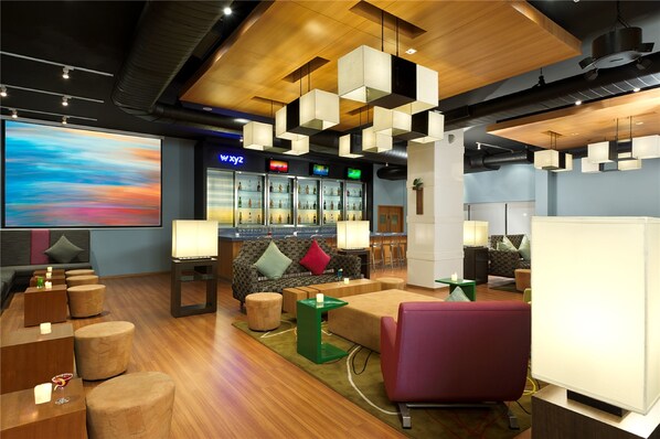 供應午餐、晚餐及歡樂時光優惠