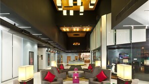 Coin salon dans le hall